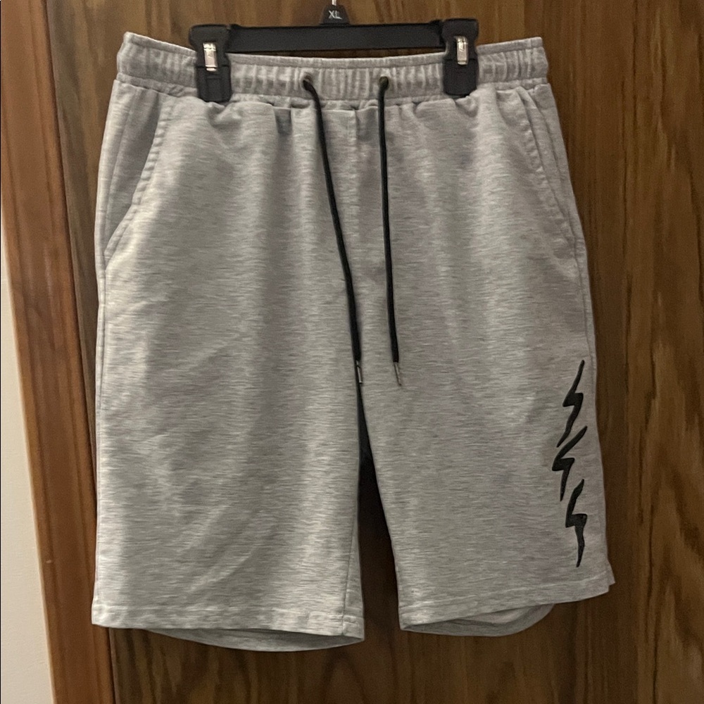 Romwe Men's Shorts with Black Accents
